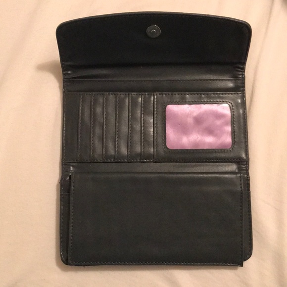 Micheal kors wallet - Picture 2 of 4